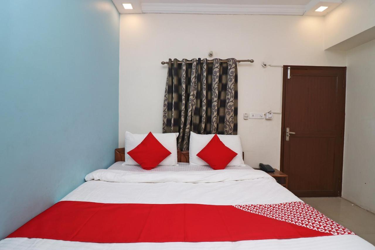 Oyo Flagship 19301 Mezbaan International Naka Hindola Hotel Lucknow Buitenkant foto