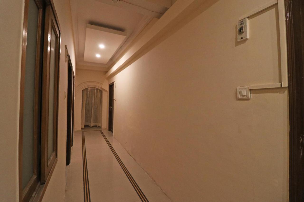 Oyo Flagship 19301 Mezbaan International Naka Hindola Hotel Lucknow Buitenkant foto